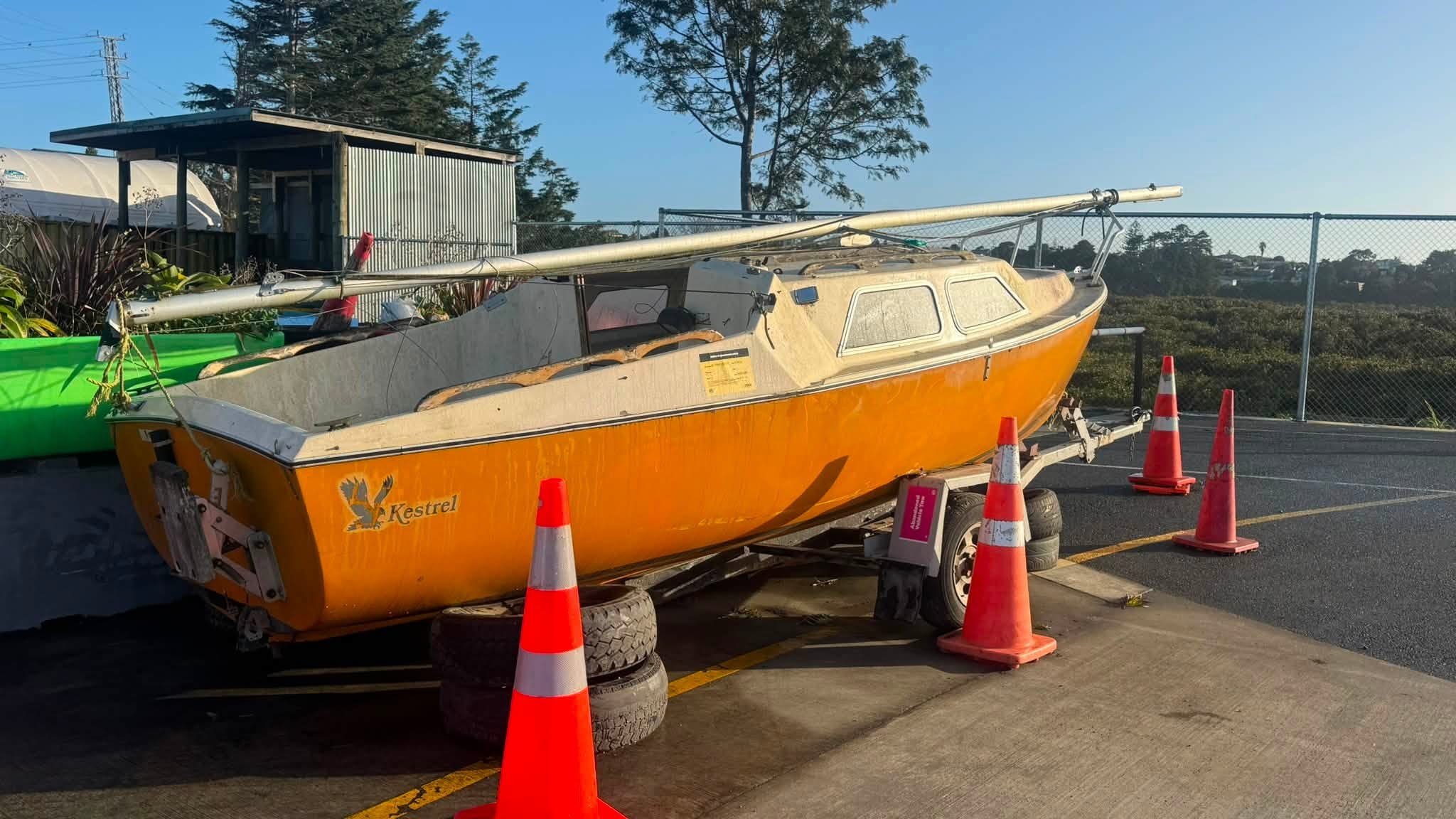 A boat with possibilities at Tipping Point Henderson ⛵ Wai-iti could be restored for the water, turned into a garden feature, backyard bar or outdoor hangout. Who’s got the vision?