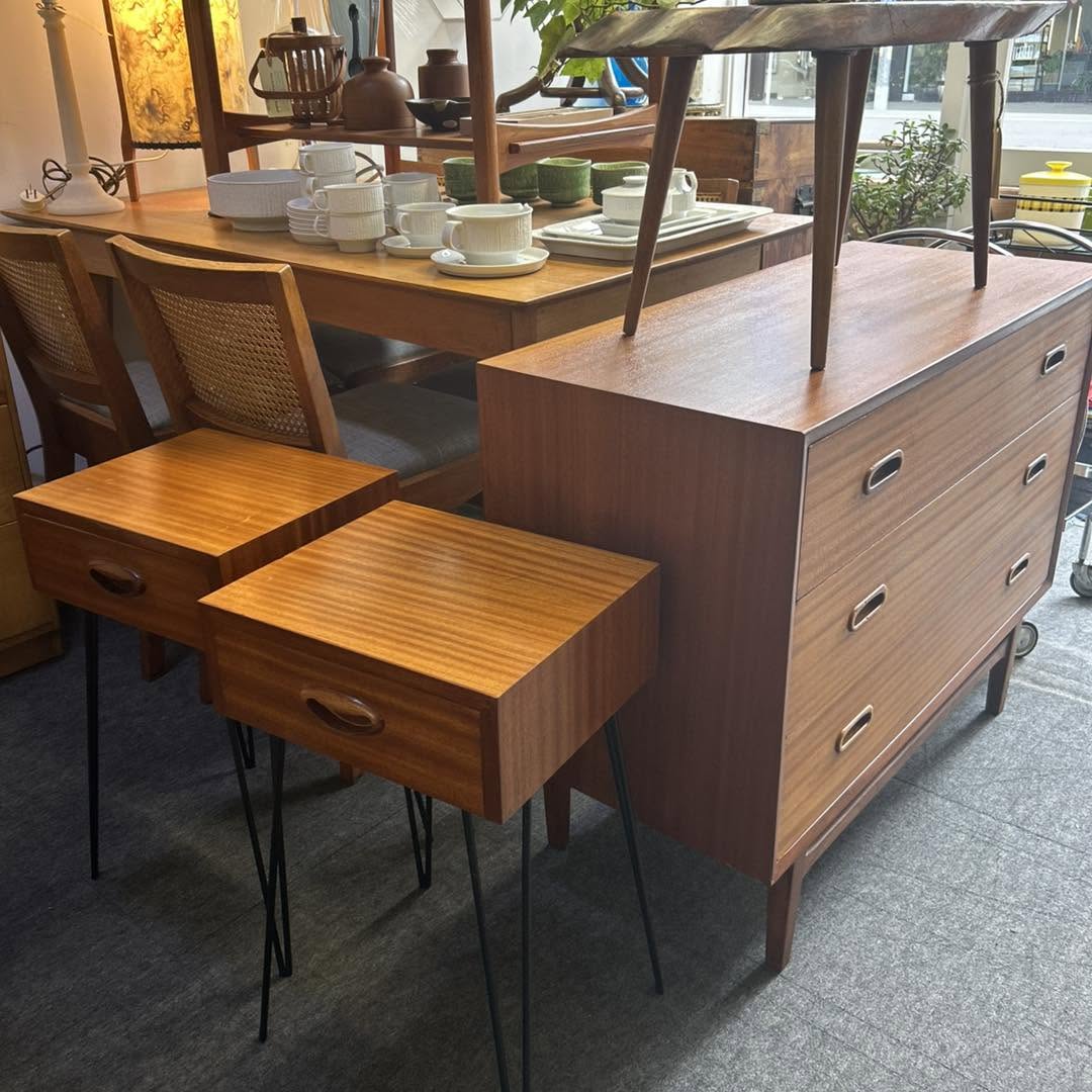 Is your name Lorraine? If it is then these stunning Mid Century NZ made “Lorraine” design upcycled bedside drawers by Fowler Drummond Waddell could be a great addition to your home…we’re open today till 5pm and then Saturday and Sunday 11am till 3pm
#midcenturyfurniture #midcentury #midcenturyinteriors #nzmade #nzmidcenturymodern #nzmidcenturyfurniture