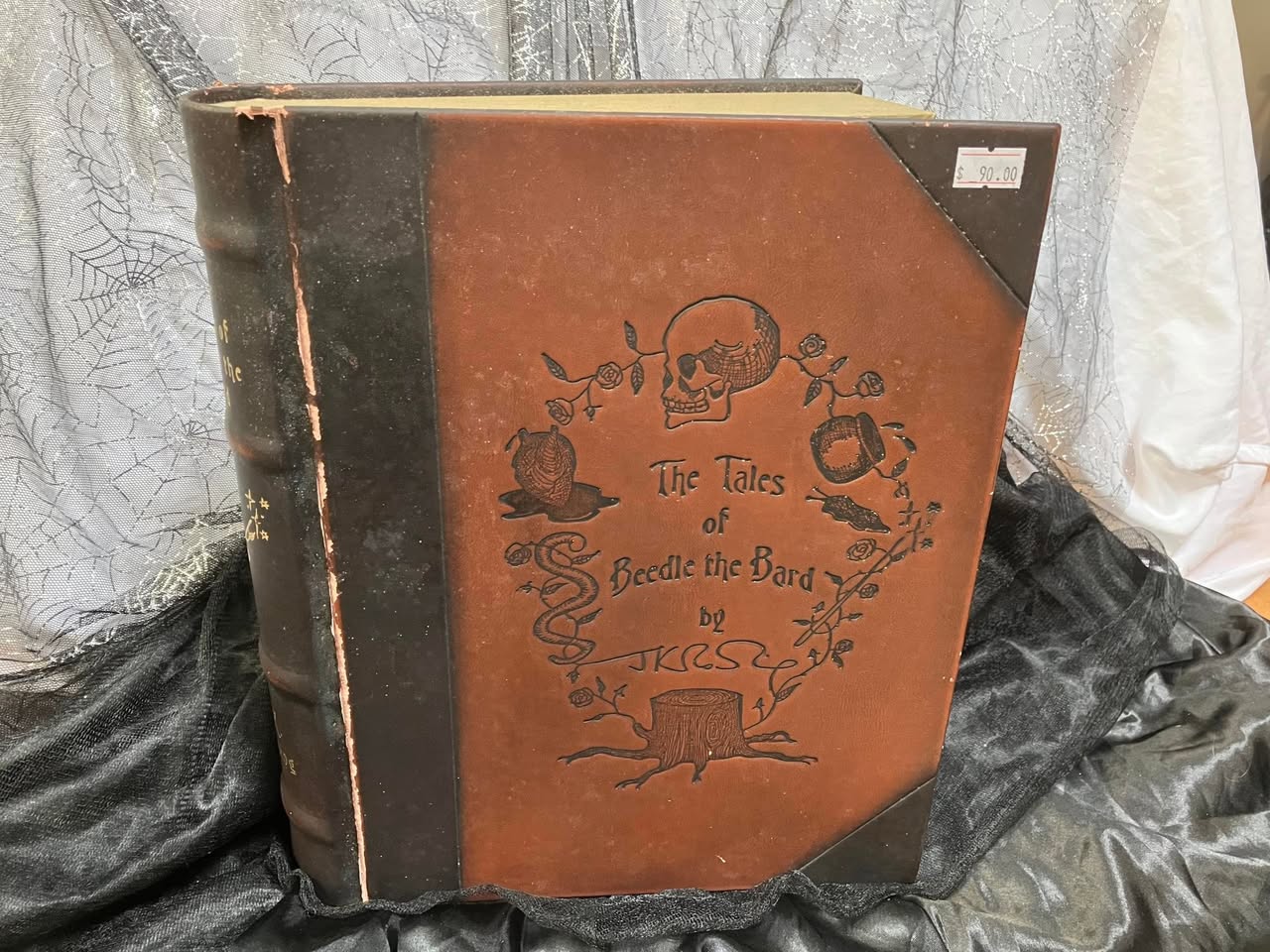 Calling all Harry Potter fans!! We have some awesome HP items at the shop this week - including collectables. All in great condition too.
#harrypotter #marypotterhospiceshop #opshopfinds