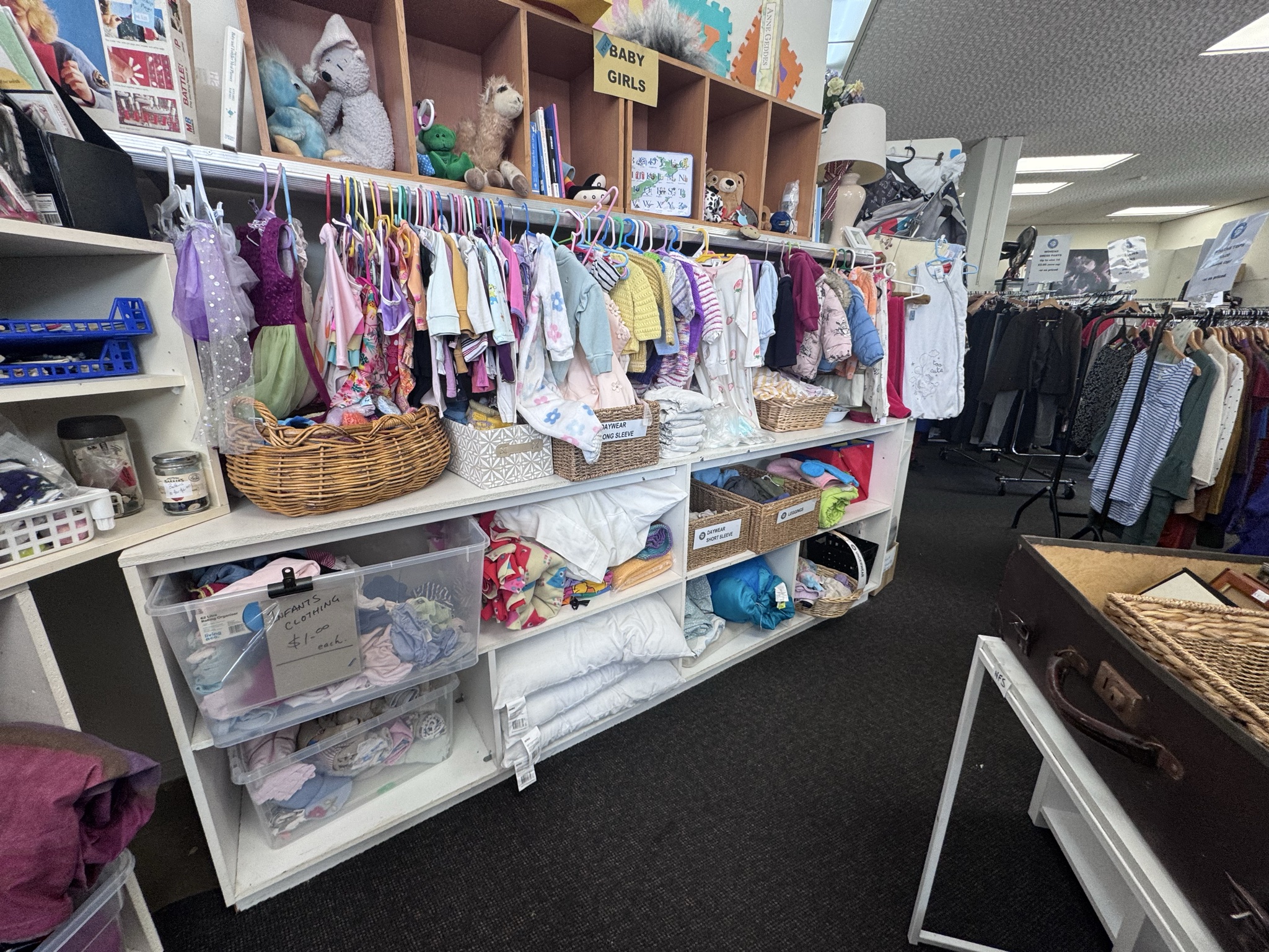 Little hidden gem with lots of baby clothes!