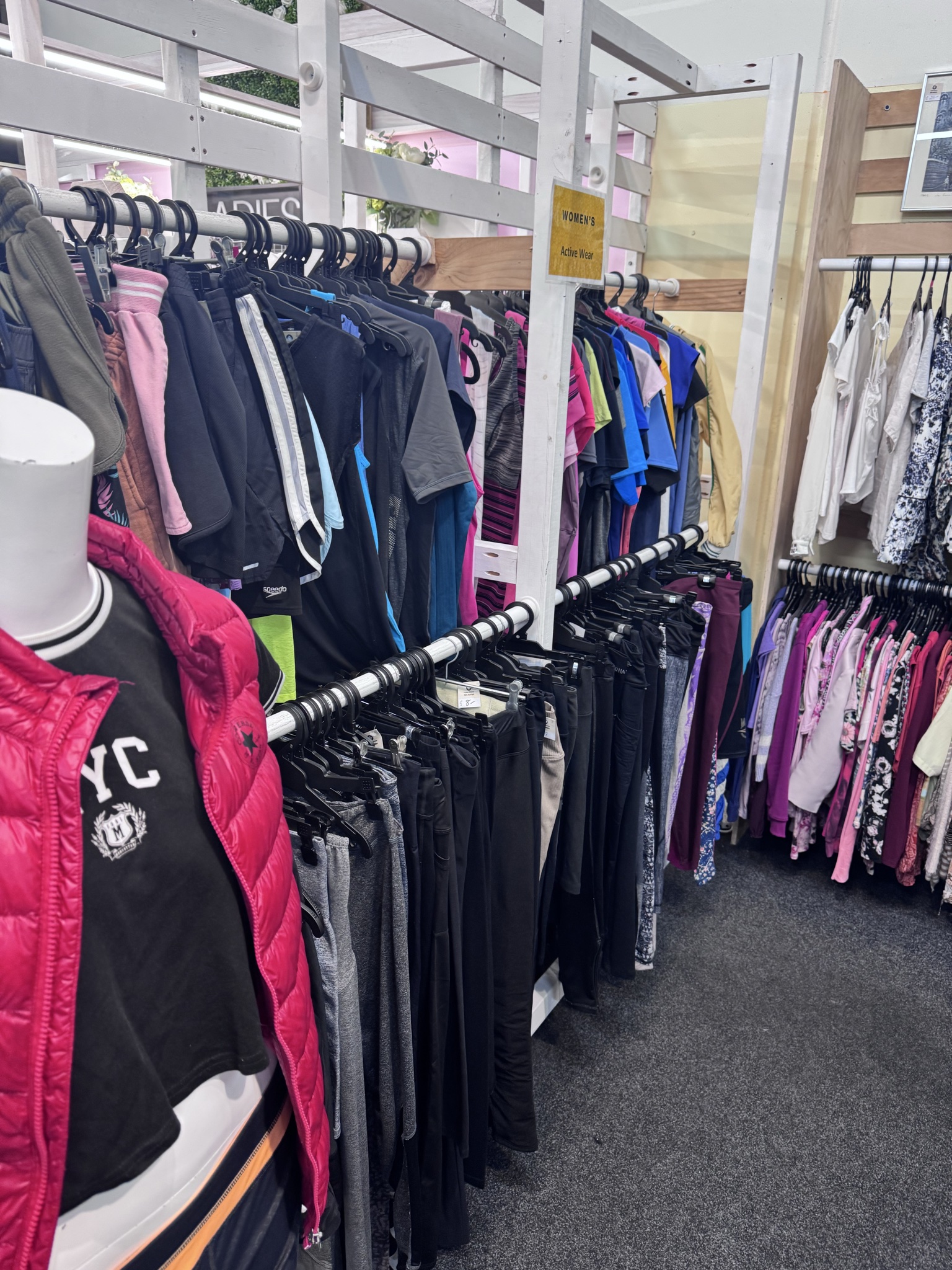 Probably the best in this cluster- huge selection of corners especially men’s wear, well laid out, lots for kids, collectables, sports gear, great prices.