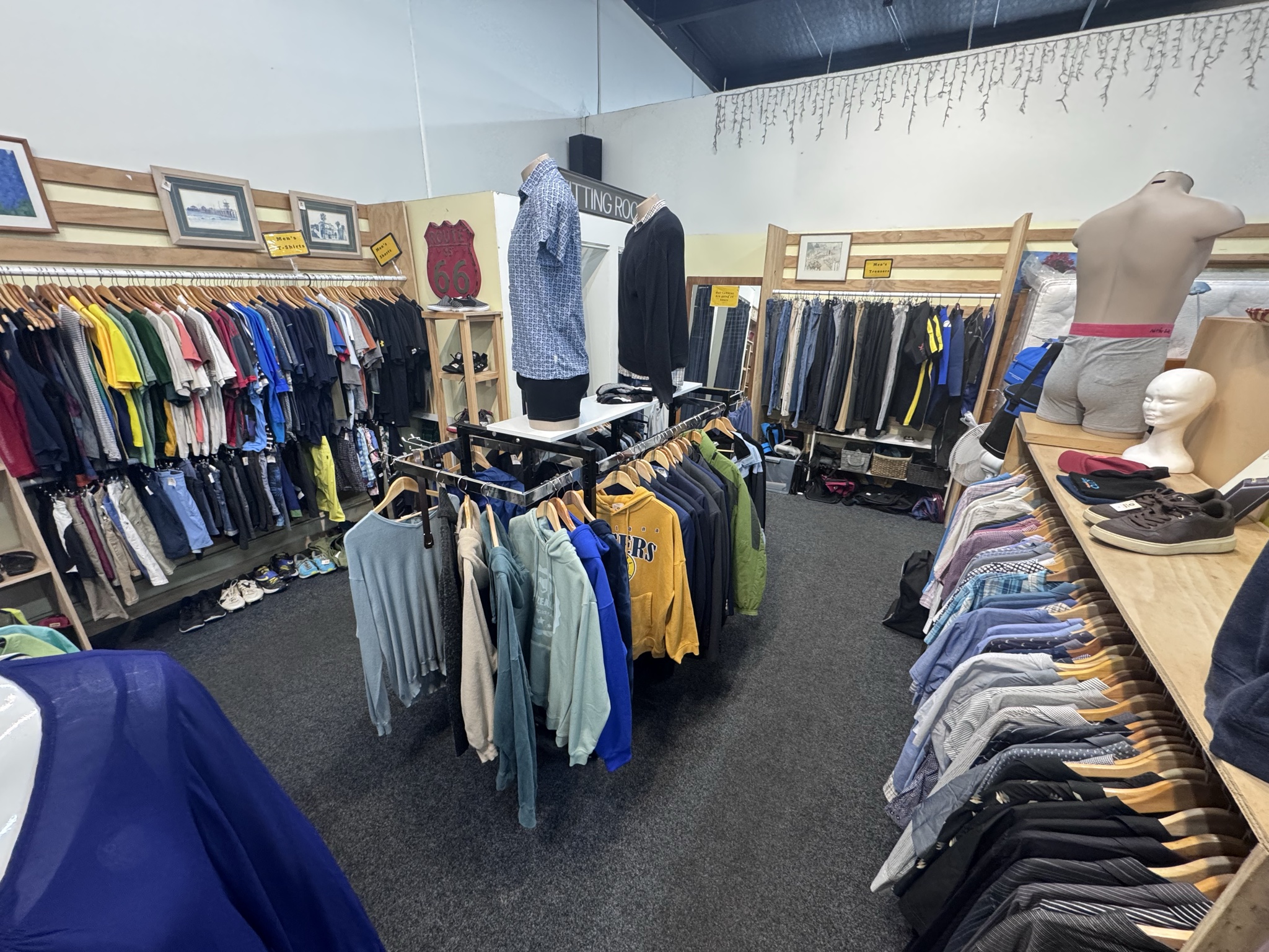 Probably the best in this cluster- huge selection of corners especially men’s wear, well laid out, lots for kids, collectables, sports gear, great prices.