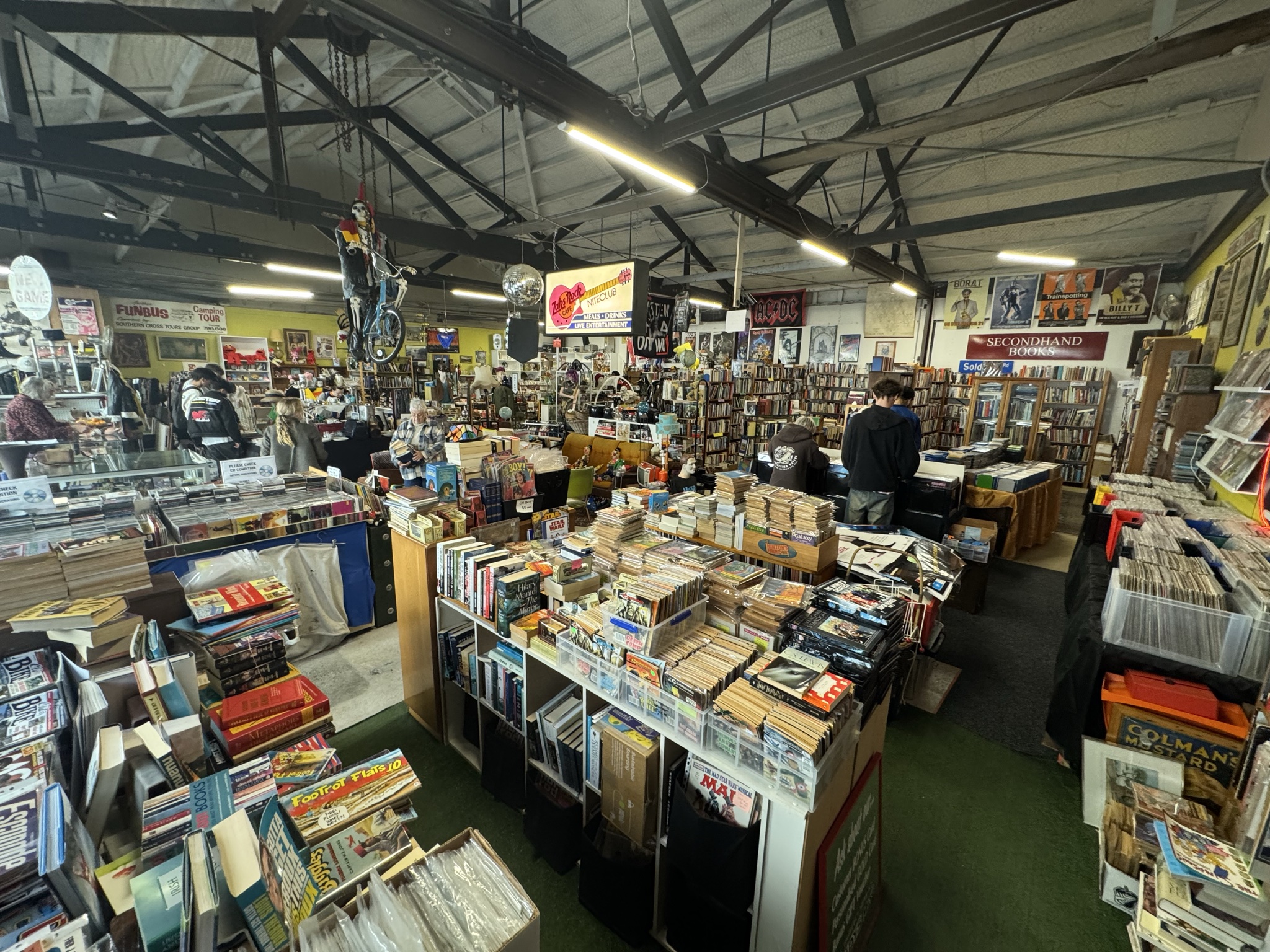 Buried down a laneway is this eclectic mix of blasts from the pasts; where RL Stine books, pop Sci Fi from the 60s and retro toys are waiting to be found. Loved looking in here 😍