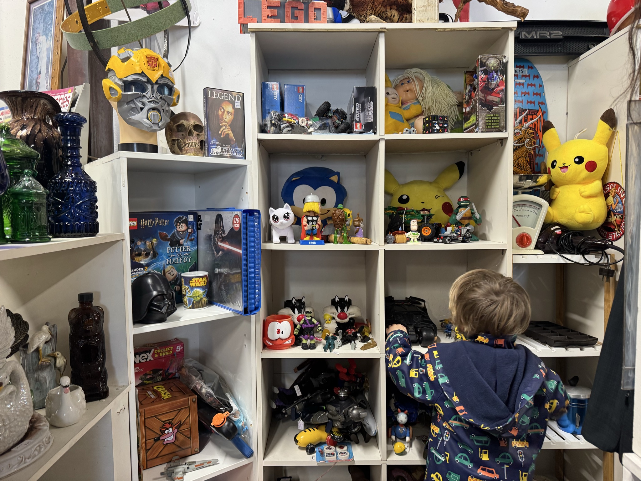 Buried down a laneway is this eclectic mix of blasts from the pasts; where RL Stine books, pop Sci Fi from the 60s and retro toys are waiting to be found. Loved looking in here 😍