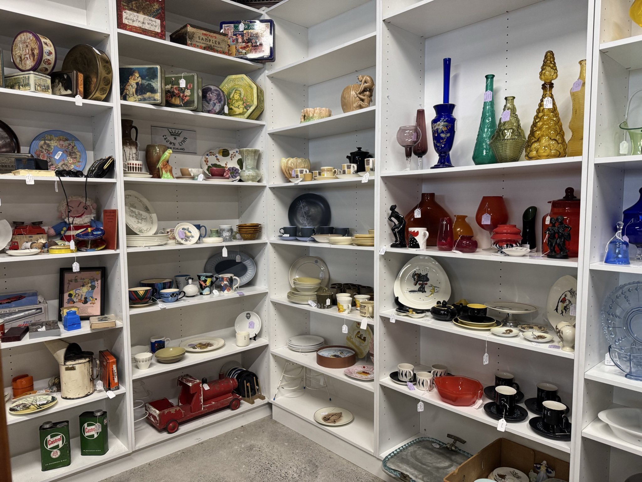 Buried down a laneway is this eclectic mix of blasts from the pasts; where RL Stine books, pop Sci Fi from the 60s and retro toys are waiting to be found. Loved looking in here 😍