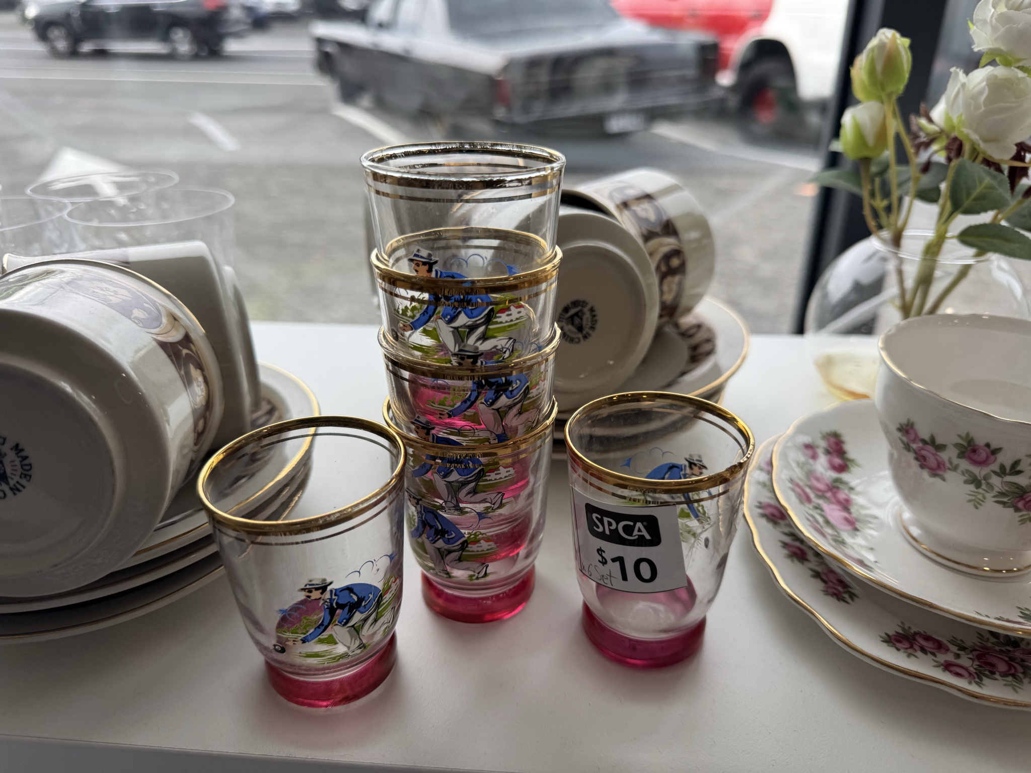 Lots of great stuff in at the moment- furniture (two leather couches), artwork, board games and puzzles (all $6) and heaps of ladies dresses (all $10 usually)