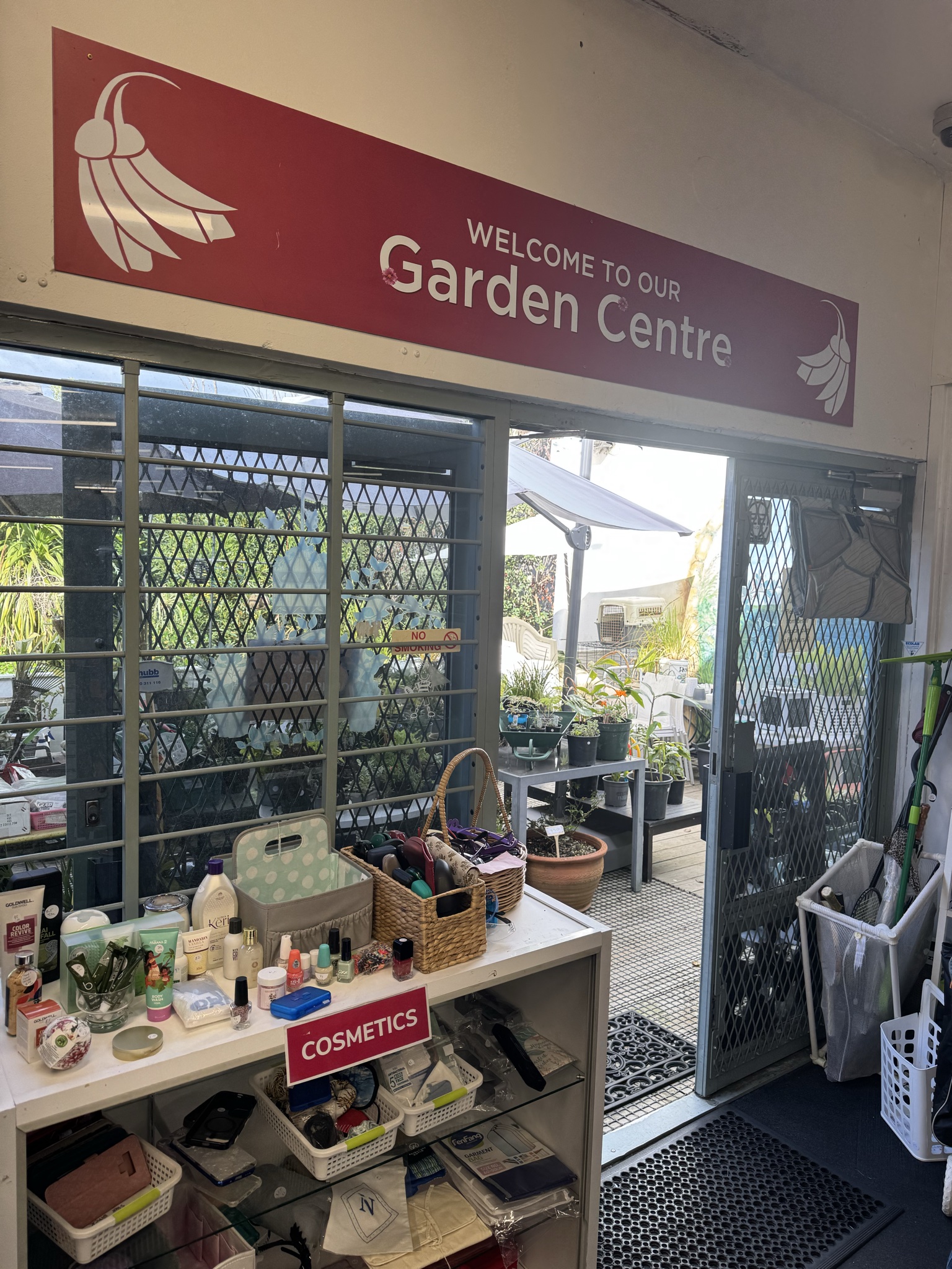 Across from the Wairau quartet this Hospice Shop has a great range of clothes ($5 sale), artwork, shoes, bags and is always worth a stop in