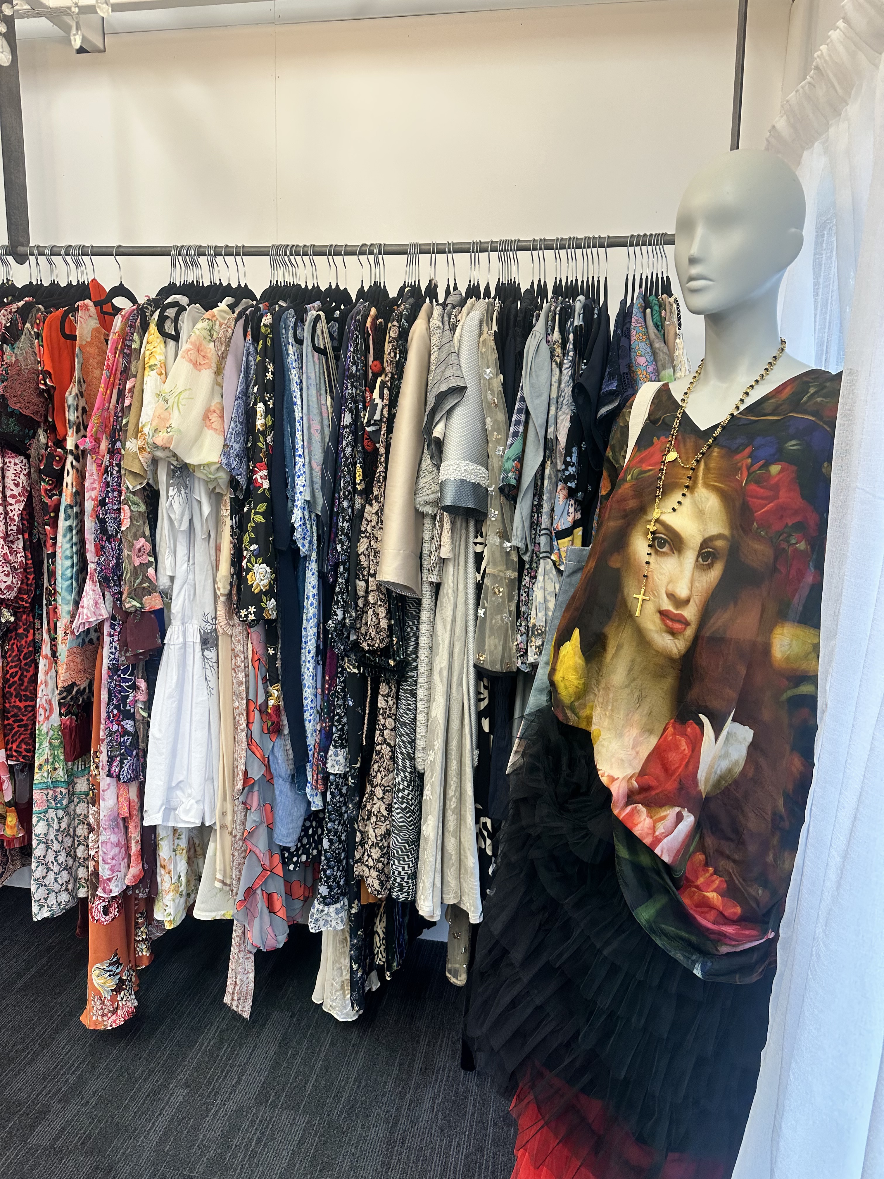 A peek inside Red Trinity 🌹 Racks of pre-loved and vintage fashion, hand-picked jewellery and our signature art candles, all styled in our little gallery by the beach. Over winter we're open by appointment — get in touch and come treasure-hunt.