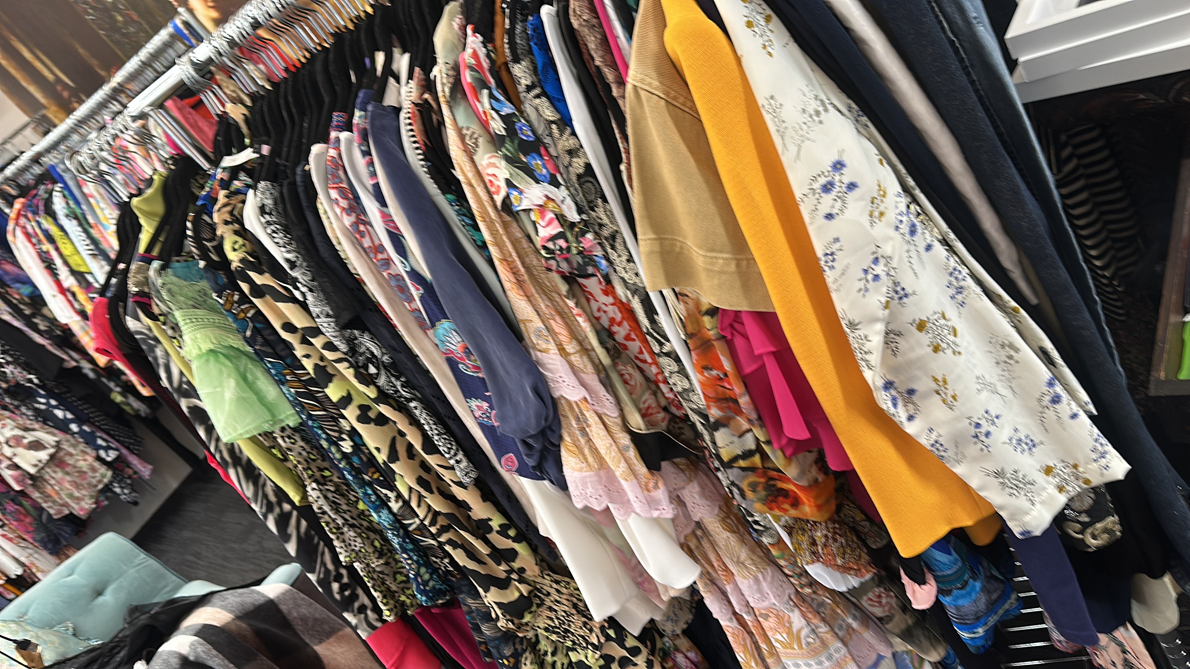 A peek inside Red Trinity 🌹 Racks of pre-loved and vintage fashion, hand-picked jewellery and our signature art candles, all styled in our little gallery by the beach. Over winter we're open by appointment — get in touch and come treasure-hunt.