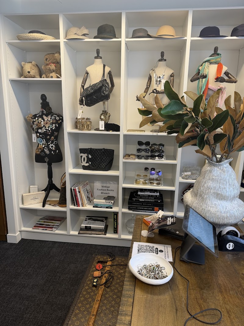 Check out Donna Forbes Vintage in Darlinghurst