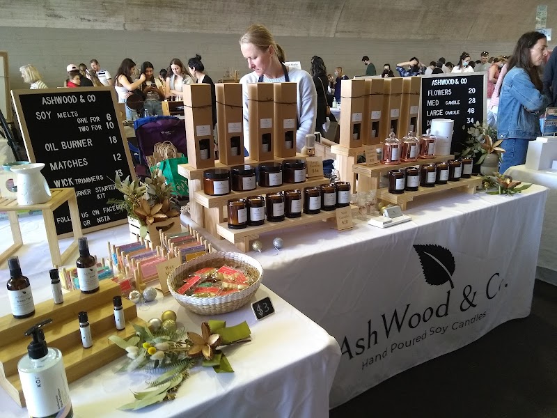 Check out Kirribilli Markets in Kirribilli