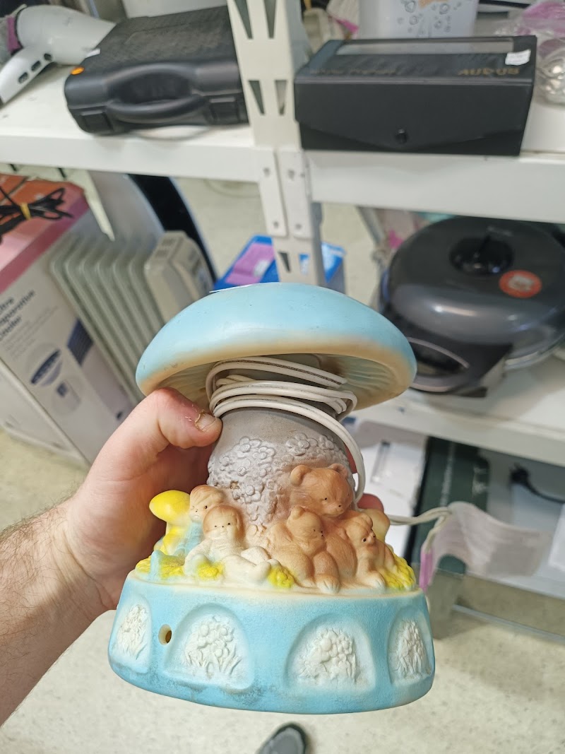 Check out Lifeline Shop Nundah in Nundah