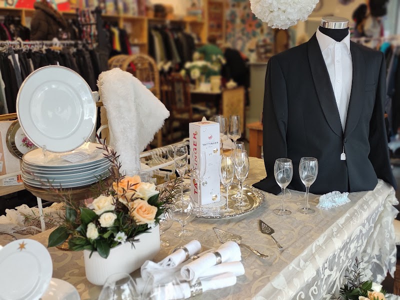 Check out Hospice Wairarapa – Greytown Shop in Greytown