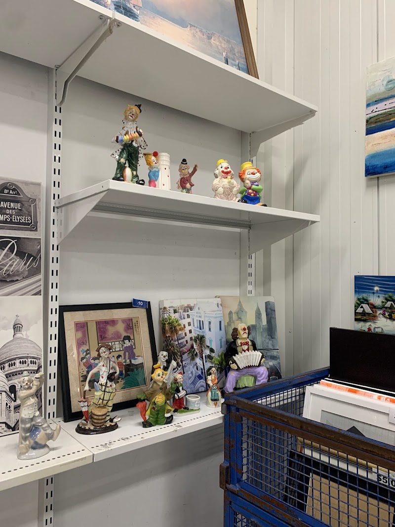 Check out Vinnies Wyong Howarth Street in WYONG
