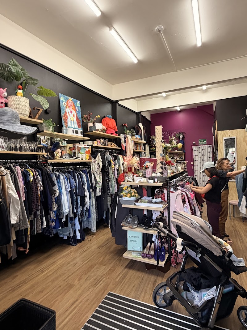 Check out Albert Park Uniting Op Shop in Albert Park