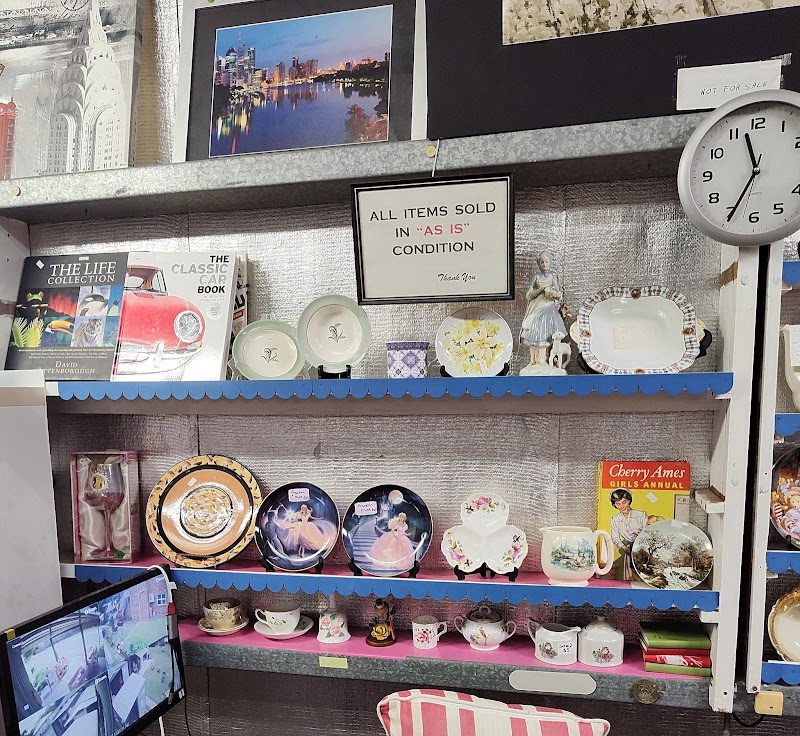 Check out Tingalpa Uniting Church Thrift Shop in Tingalpa