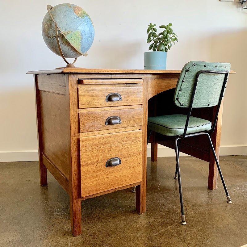 Check out Retro Rehab in Thornbury