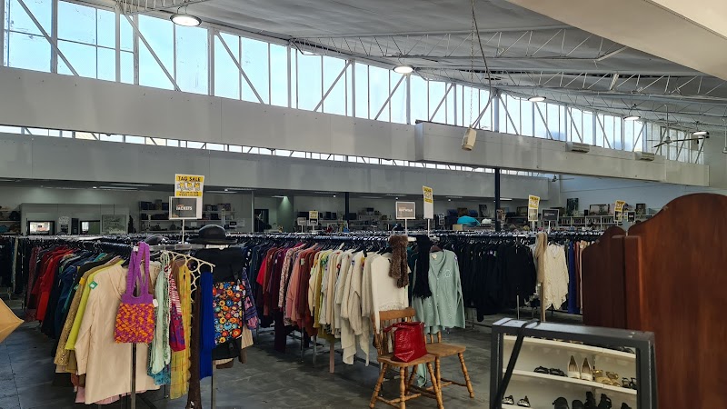 Check out Lifeline Gippsland Shop - Morwell in Morwell