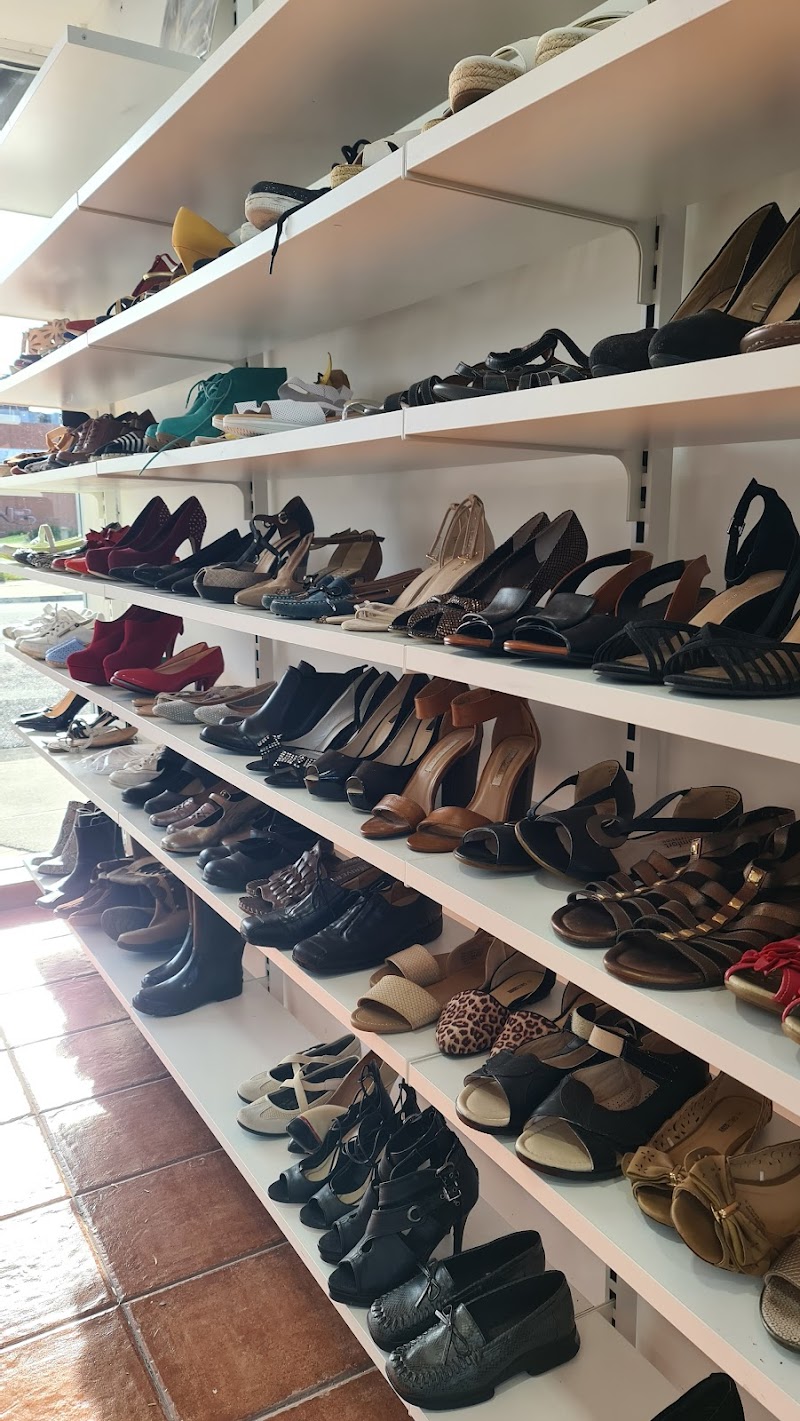 Check out Lifeline Gippsland Shop - Morwell in Morwell