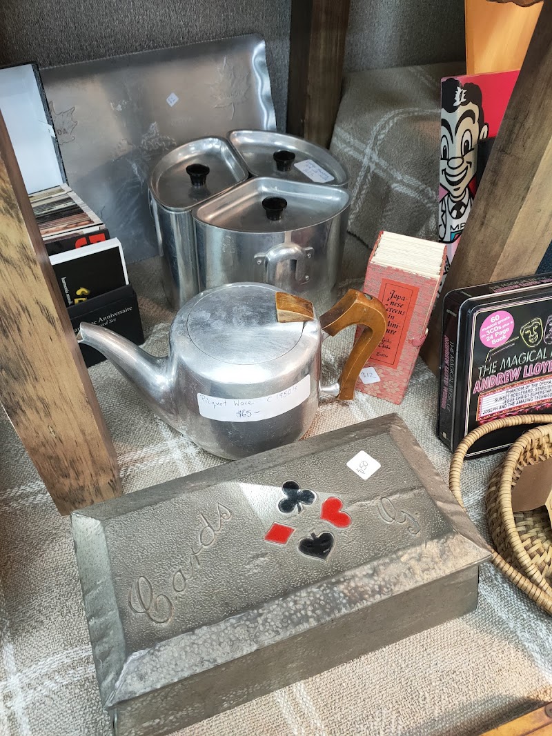Check out Queenstown Hospice Shop in Queenstown
