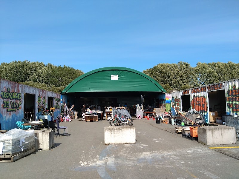 Check out Re-Use Shop in Tinwald