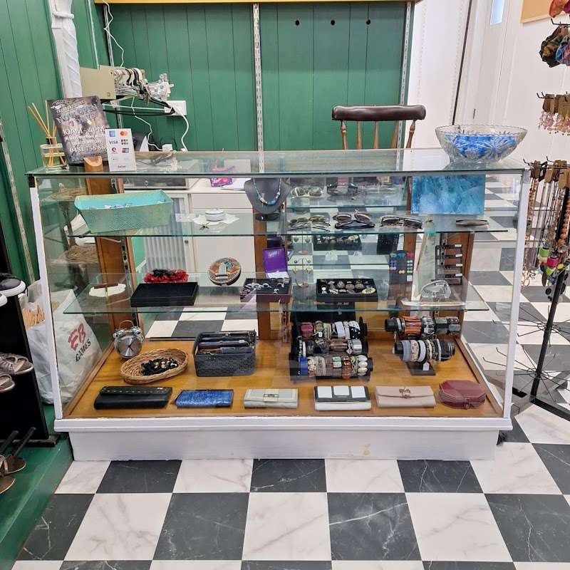 Check out Bee’s Boutique Kapunda in Kapunda