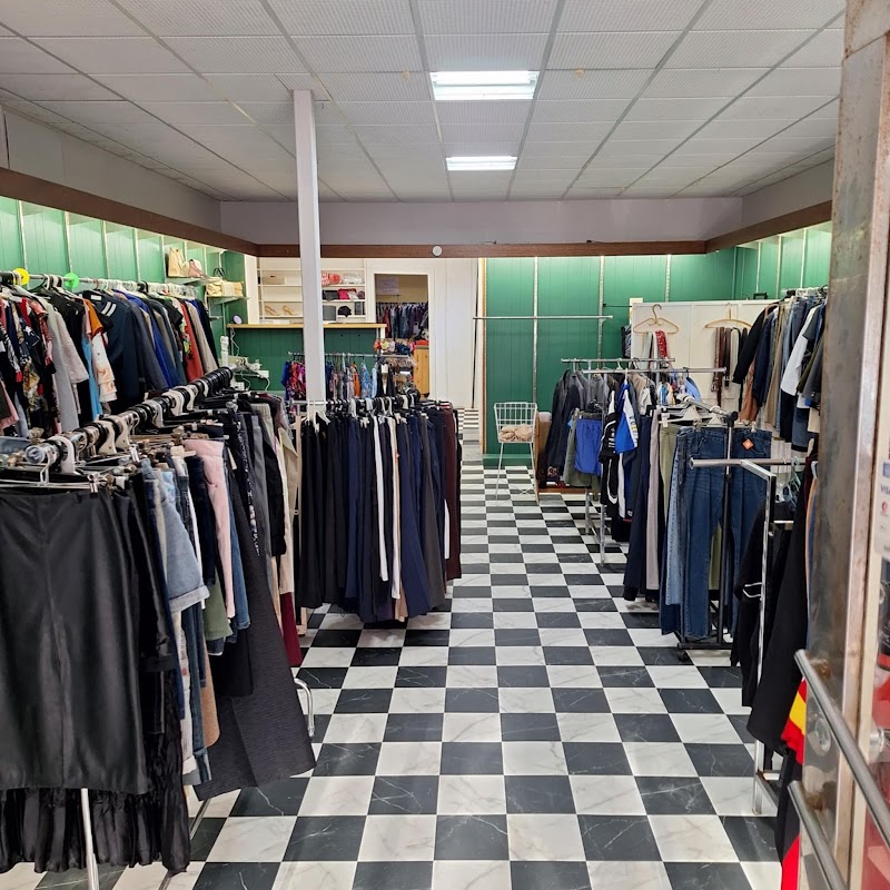 Check out Bee’s Boutique Kapunda in Kapunda
