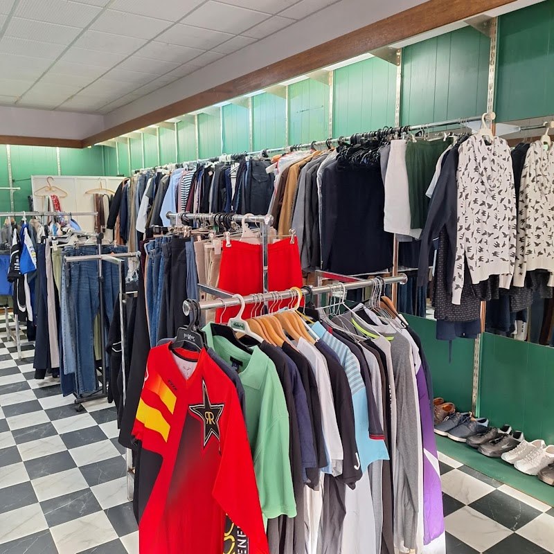 Check out Bee’s Boutique Kapunda in Kapunda