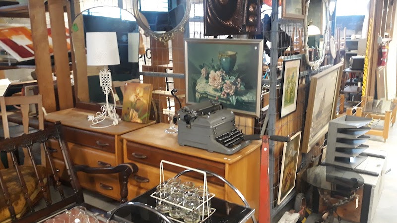 Check out La Voute - Vintage Store in Woolston