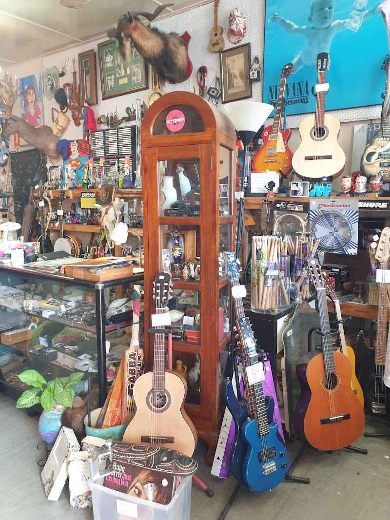 Check out Goodna Second Hand Mart Redbank in Redbank