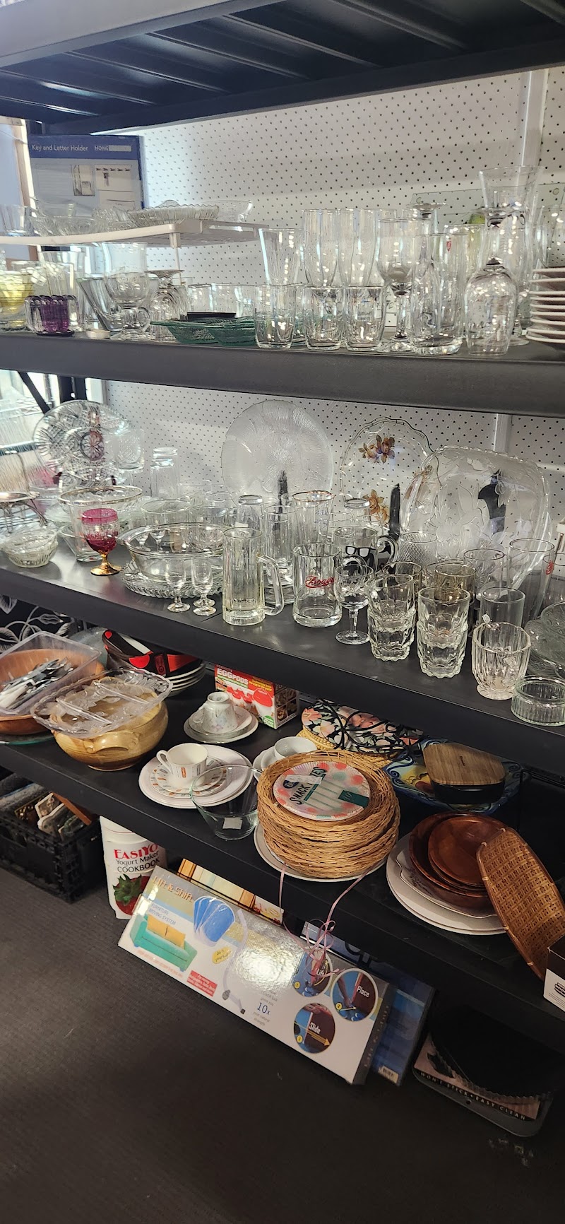 Check out Inglewood ambulance op shop in Inglewood