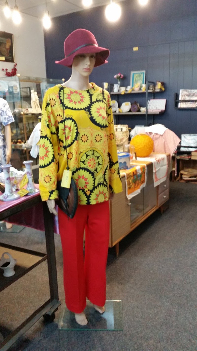 Check out Lifeline Shop Port Macquarie Gordon Street in Port Macquarie