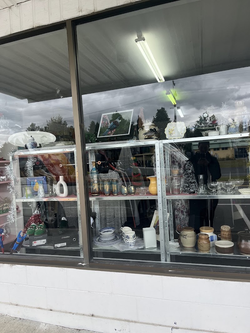 Check out St John Op Shop Lumsden in Lumsden