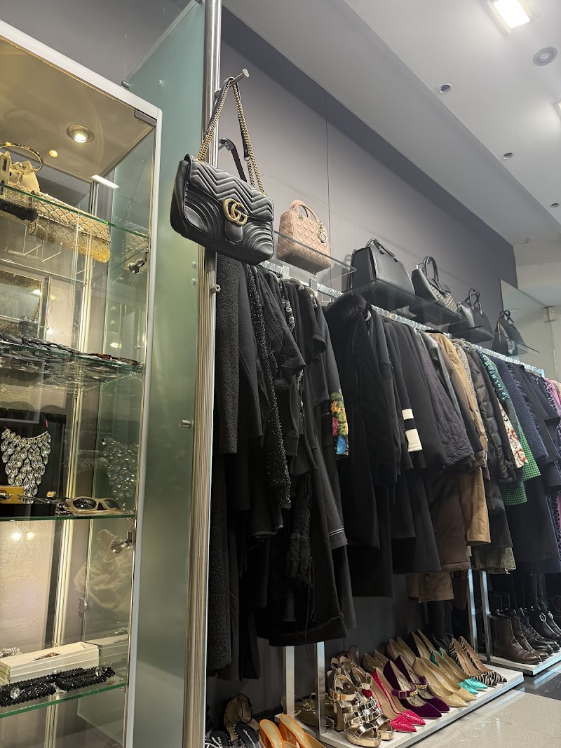 Check out Revivre Luxury Consignment in Double Bay