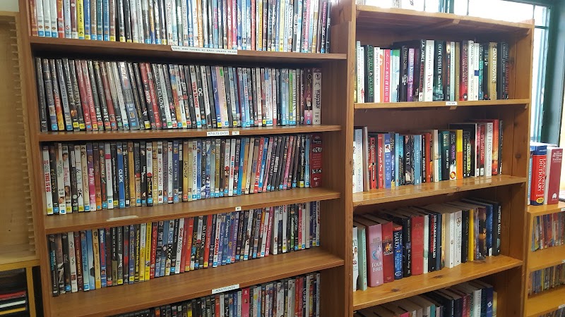 Check out Mudgeeraba Uniting Church Op Shop in Mudgeeraba