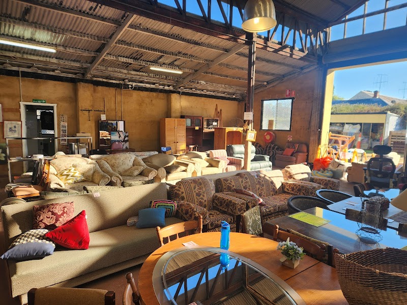 Check out RDA Cowra Op Shop in Cowra