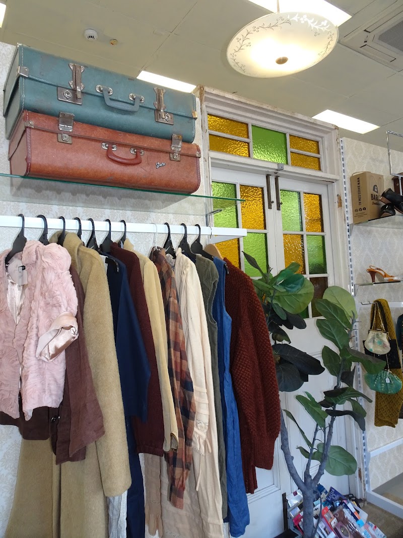 Check out Lifeline Shop Carseldine in Carseldine