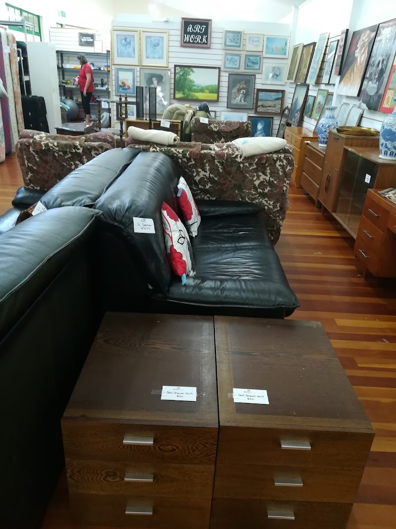 Check out Waipuna Hospice Shop Katikati in Katikati