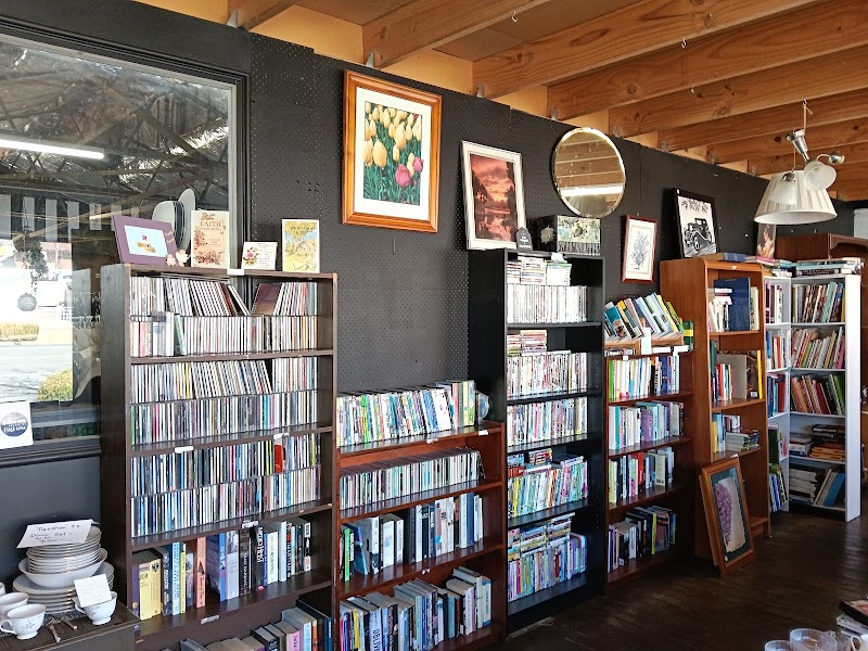 Check out Lifechurch Care Oberon Op-shop and Food Pantry in Oberon