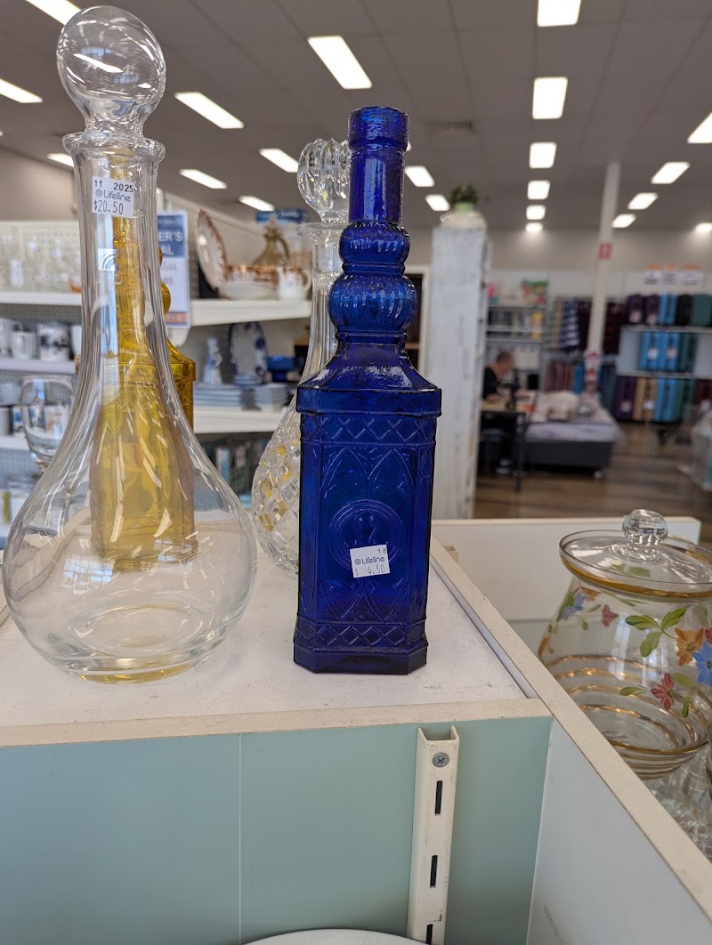 Check out Lifeline Shop Wynnum in Wynnum