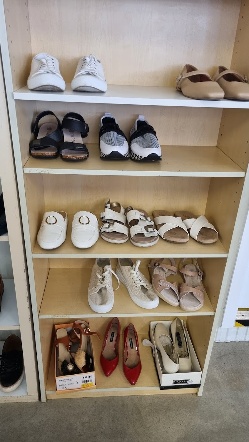 Check out Warwick Shop (A Lifeline Darling Downs Op-Shop) in Warwick