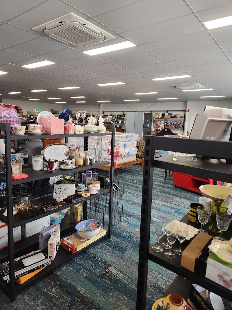 Check out Lifeline Loddon Mallee Store in Long Gully