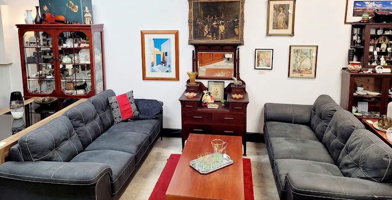 Check out Woy Woy Antiques & Collectables in Gosford