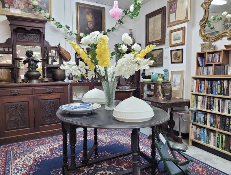 Check out Woy Woy Antiques & Collectables in Gosford