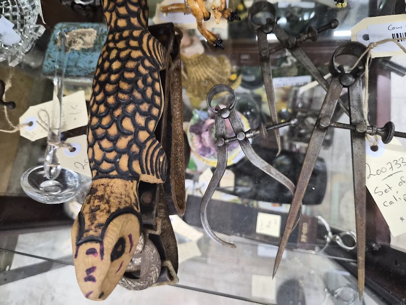 Check out Relove Oxley – Vintage, Vinyl & Collectibles in Oxley