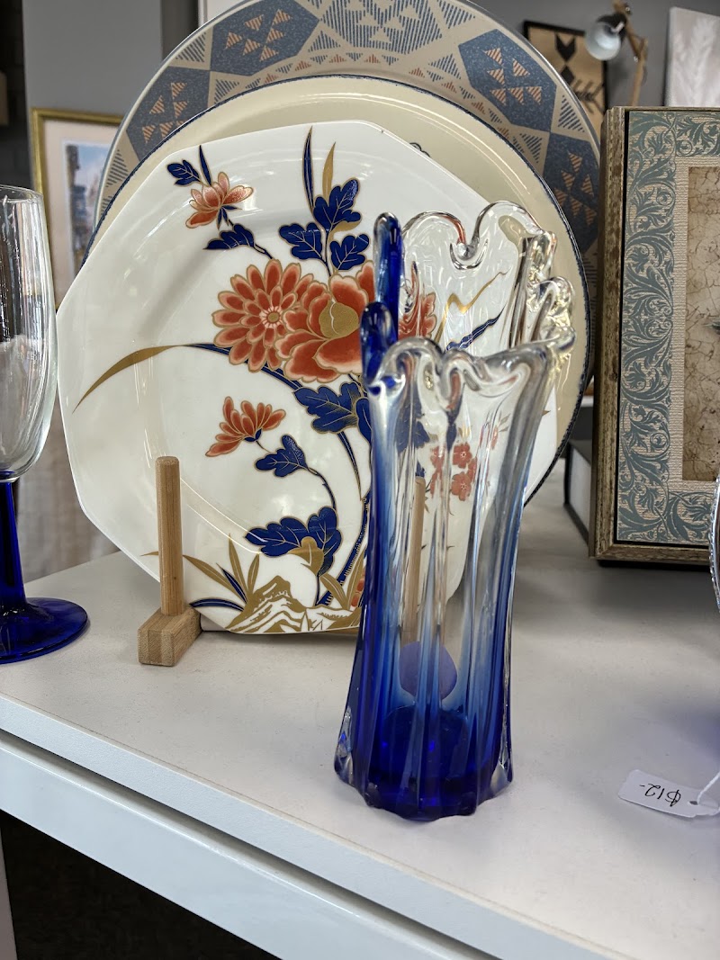 Check out Vinnies Tumut in TUMUT