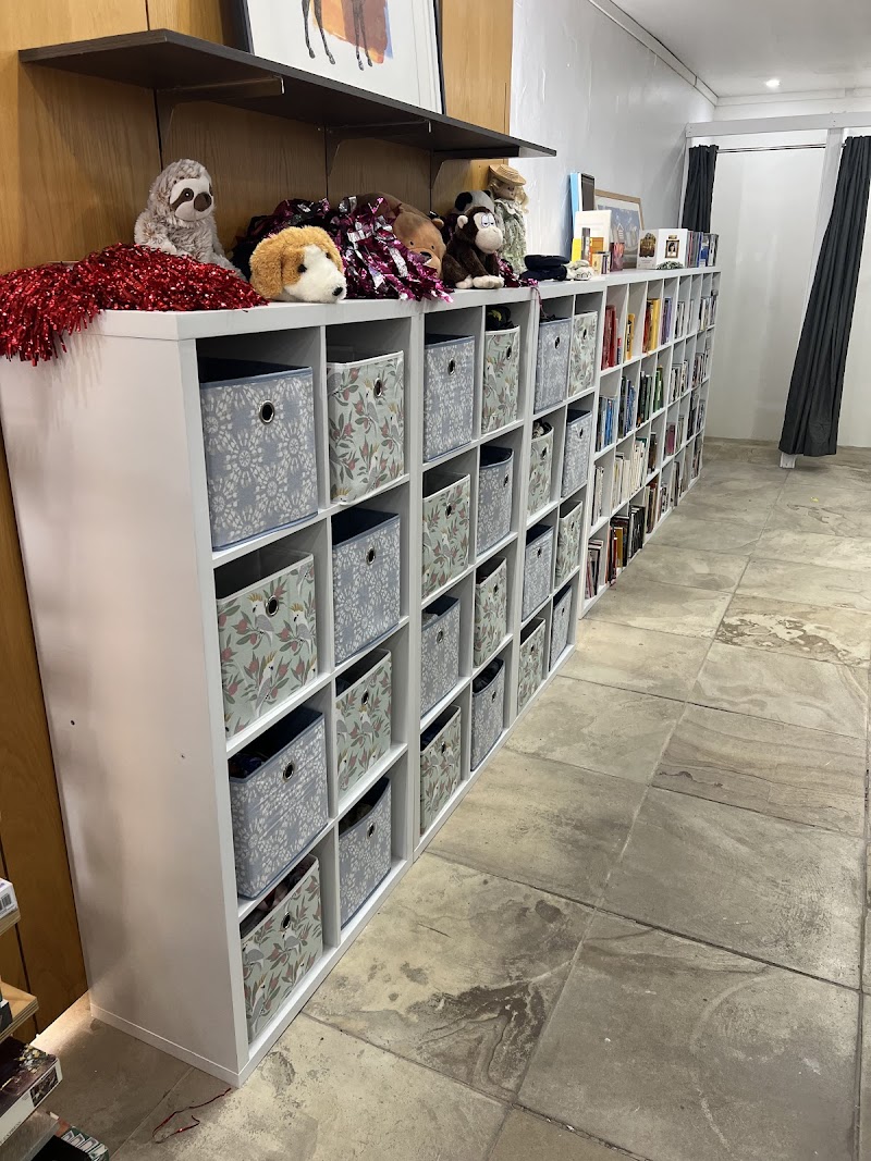 Check out Lifeline Shop Moonee Ponds in Ascot Vale