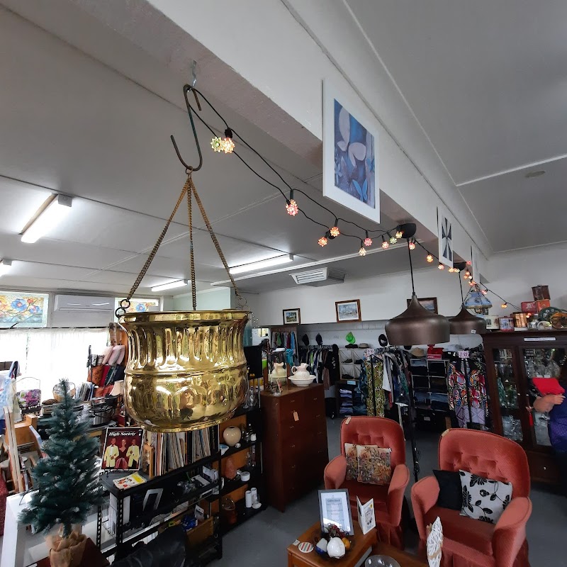 Check out SeconhandNellie’s in Kilmore