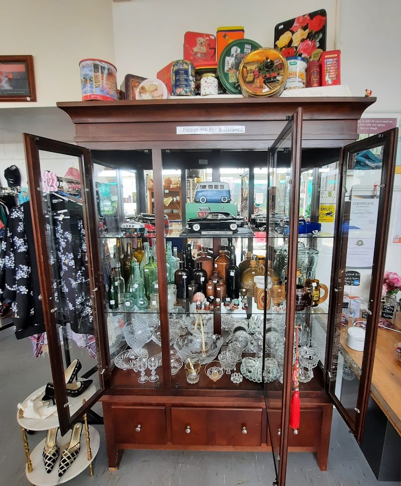 Check out SeconhandNellie’s in Kilmore