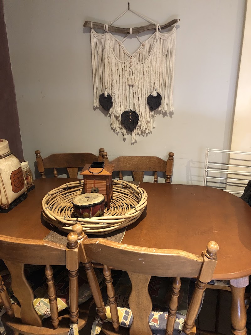 Check out SeconhandNellie’s in Kilmore